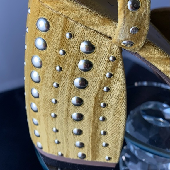 NWOT Katy Perry Studded Platform Sandals - Picture 5 of 7